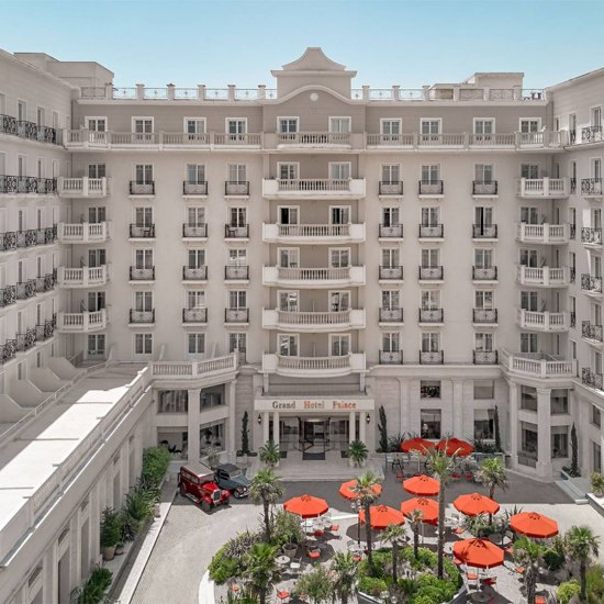Почивка ГЪРЦИЯ - СОЛУН, Хотел Grand Hotel Palace - Със своя уникален дизайн хотелът съчетава модернизма с
елегантността и лукса на неокласицизма, като създава
усещането за уникална атмосфера и дух.